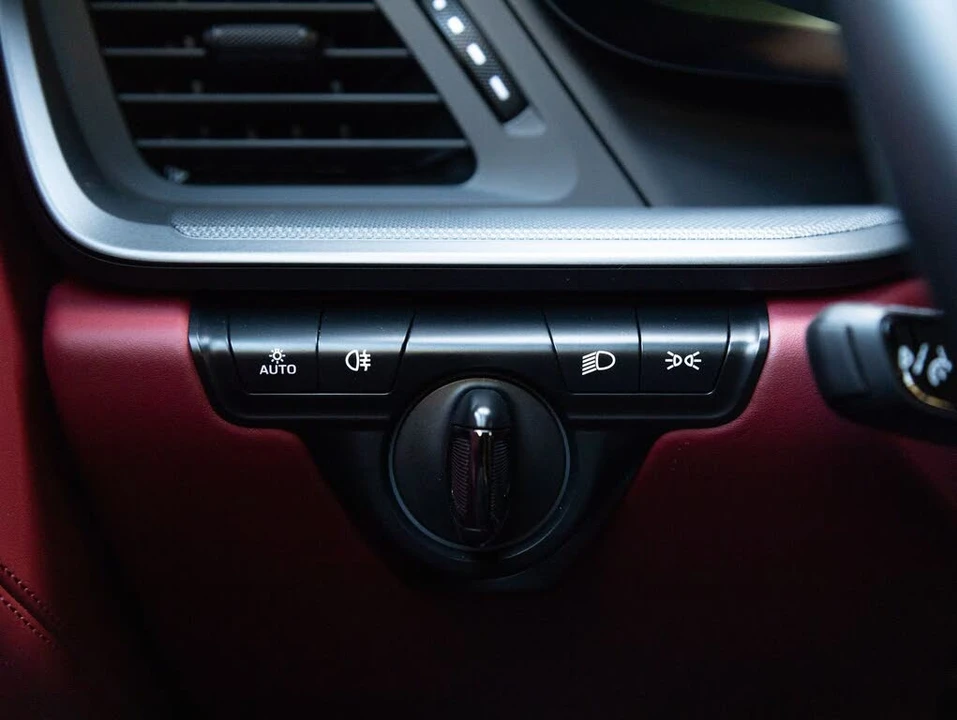 2024 Porsche 992 Carrera S - Image 17 of 31