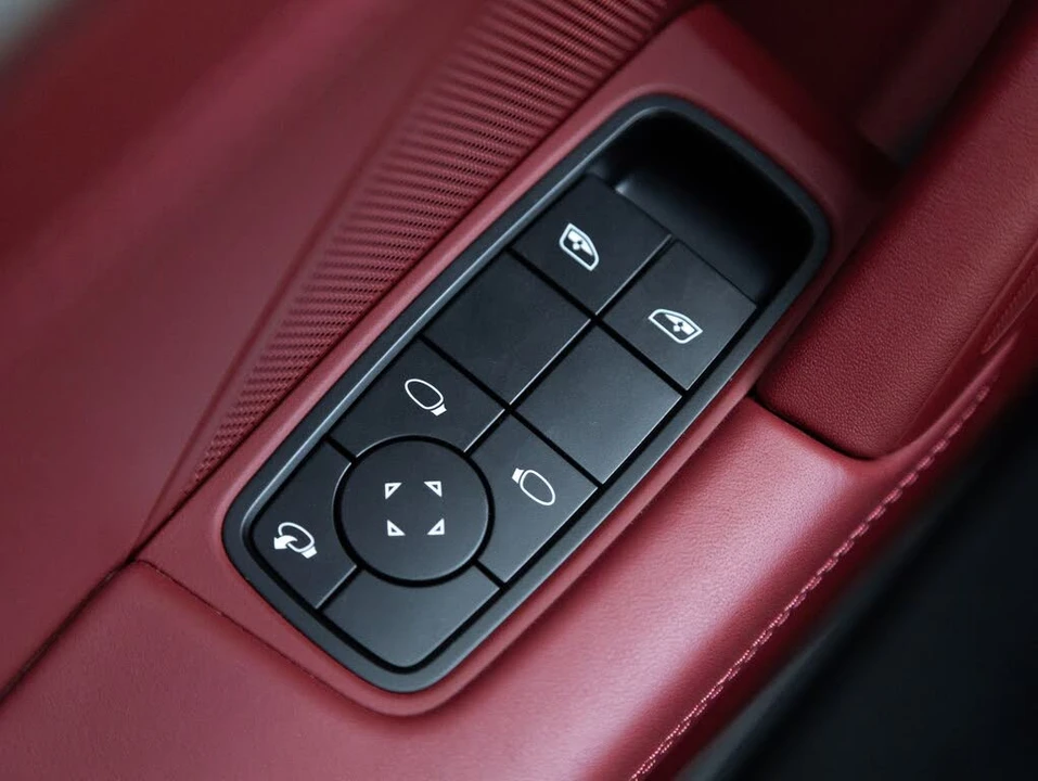 2024 Porsche 992 Carrera S - Image 19 of 31