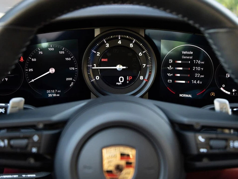 2024 Porsche 992 Carrera S - Image 14 of 31