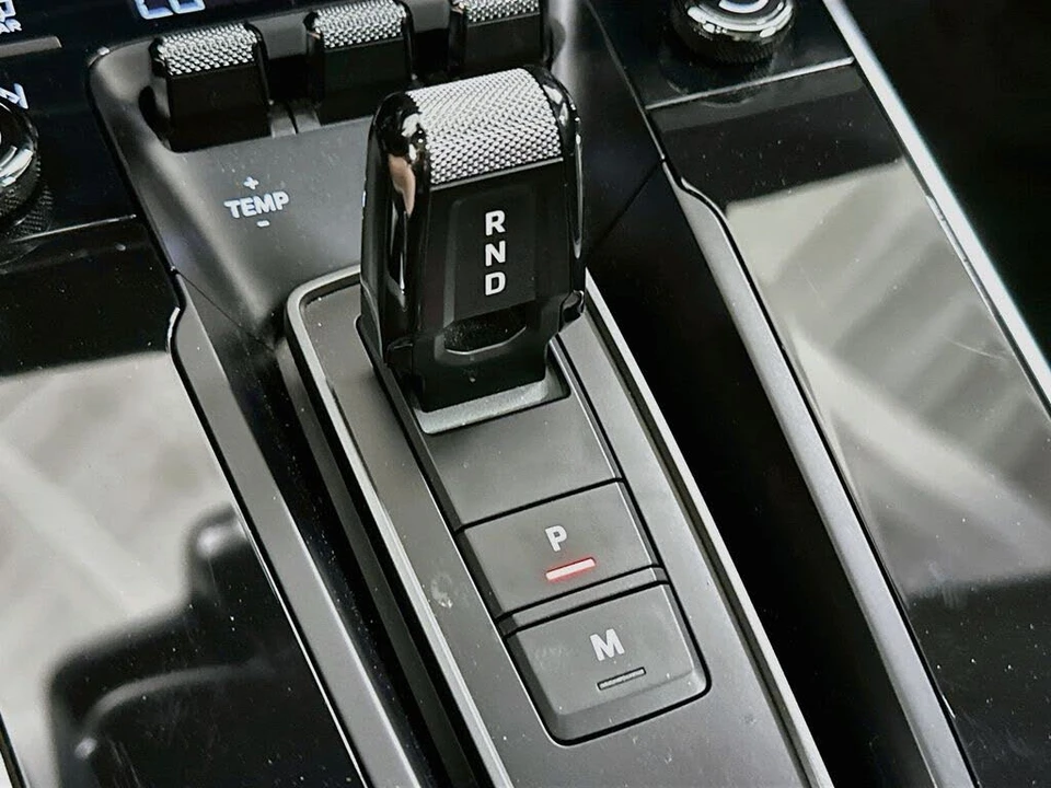 2024 Porsche 992 Carrera S - Image 18 of 31