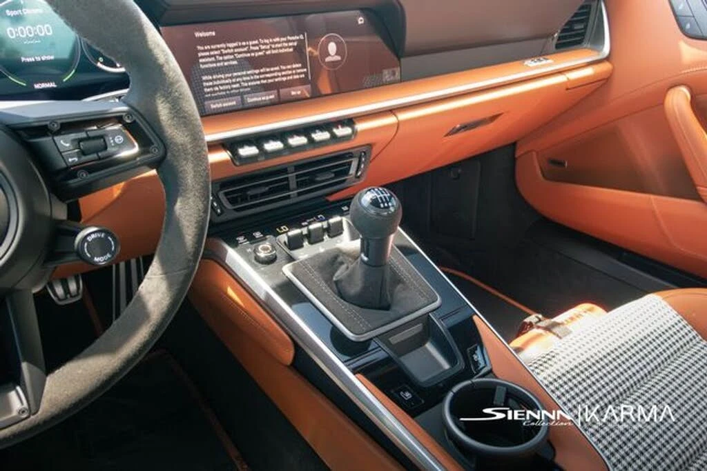 2024 Porsche 992 Carrera S - Image 17 of 31