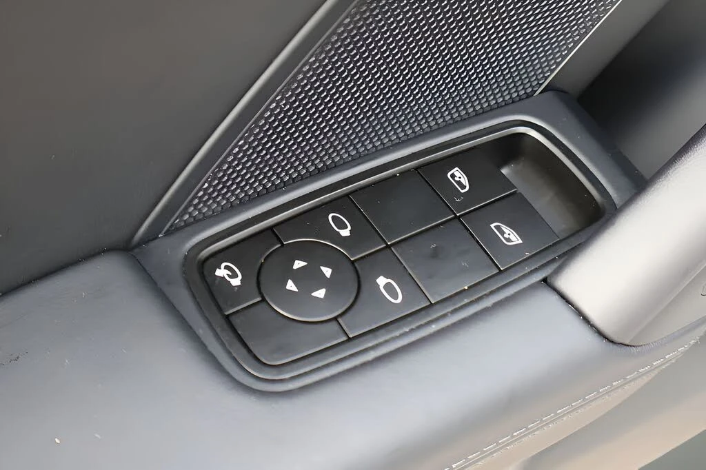 2024 Porsche 992 Carrera S - Image 10 of 30