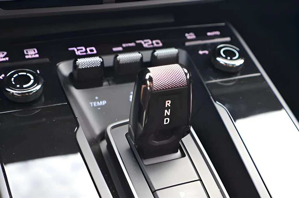 2024 Porsche 992 Carrera S - Image 19 of 30
