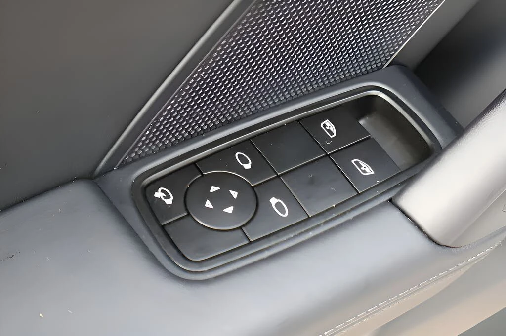 2024 Porsche 992 Carrera S - Image 10 of 30