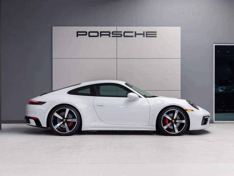 2024 Porsche 992 Carrera S - Image 8 of 31