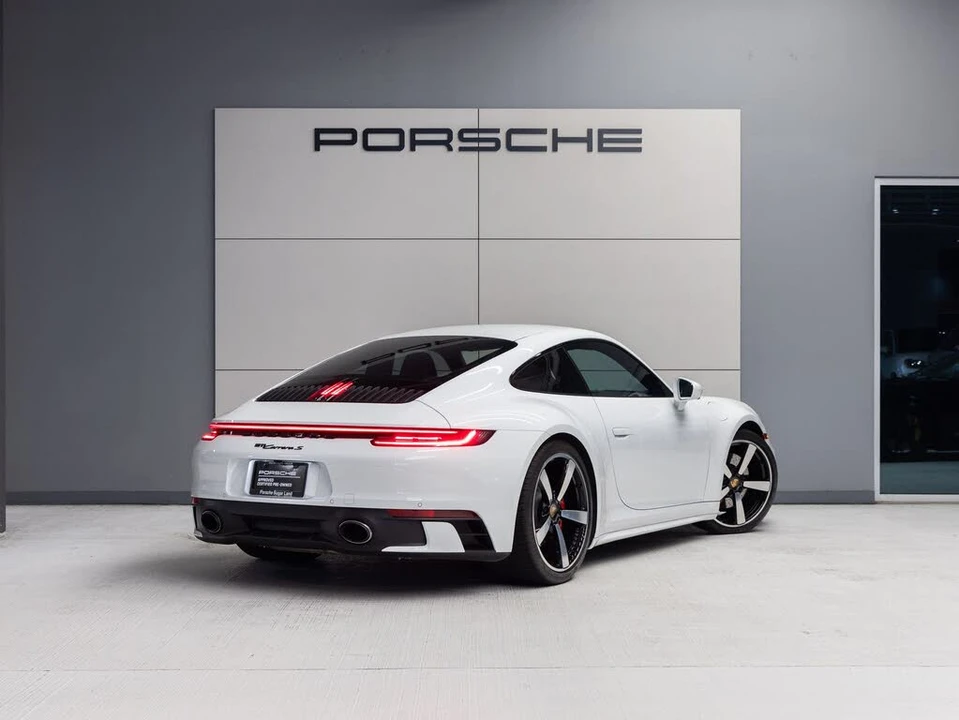 2024 Porsche 992 Carrera S - Image 7 of 31