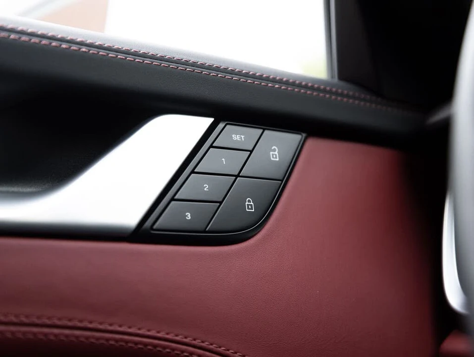 2024 Porsche 992 Carrera S - Image 18 of 31