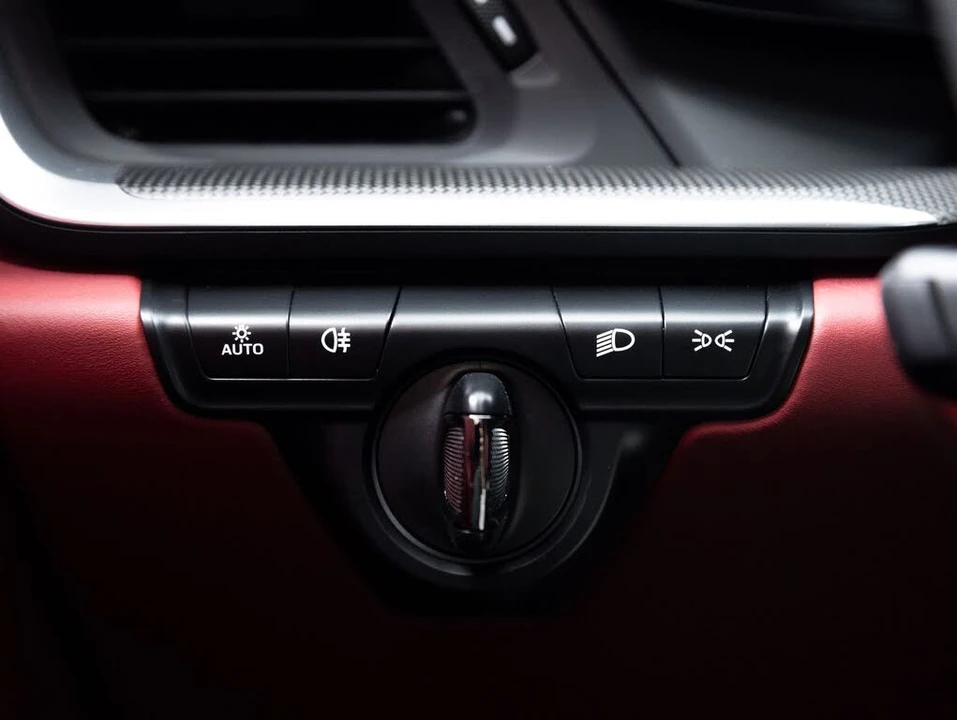2024 Porsche 992 Carrera S - Image 17 of 31