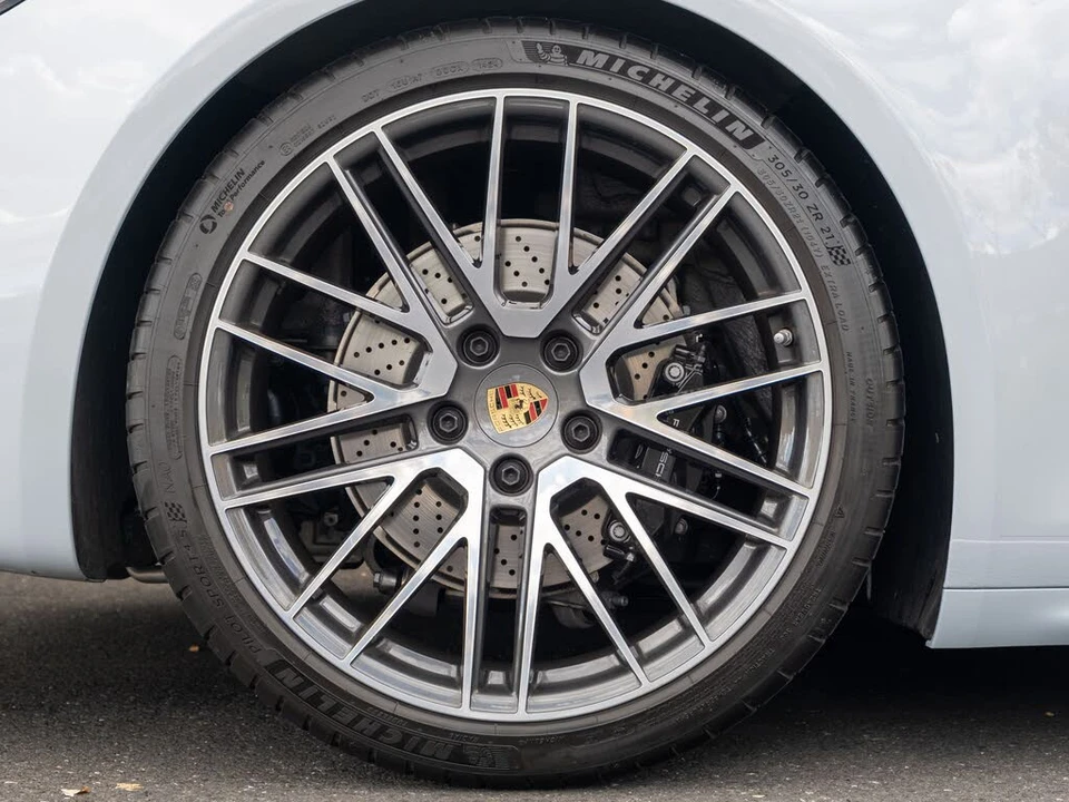 2024 Porsche 992 Carrera S - Image 14 of 31