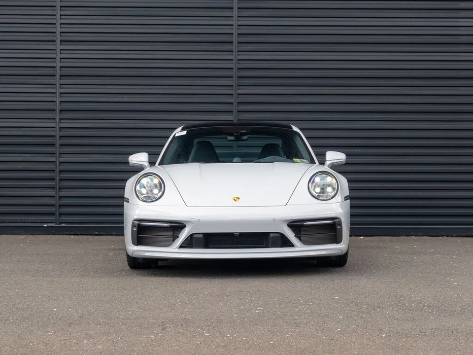 2024 Porsche 992 Carrera S - Image 11 of 31