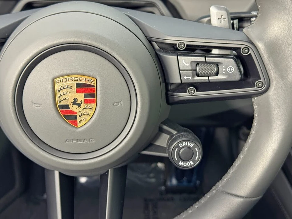 2024 Porsche 992 Carrera S - Image 22 of 31