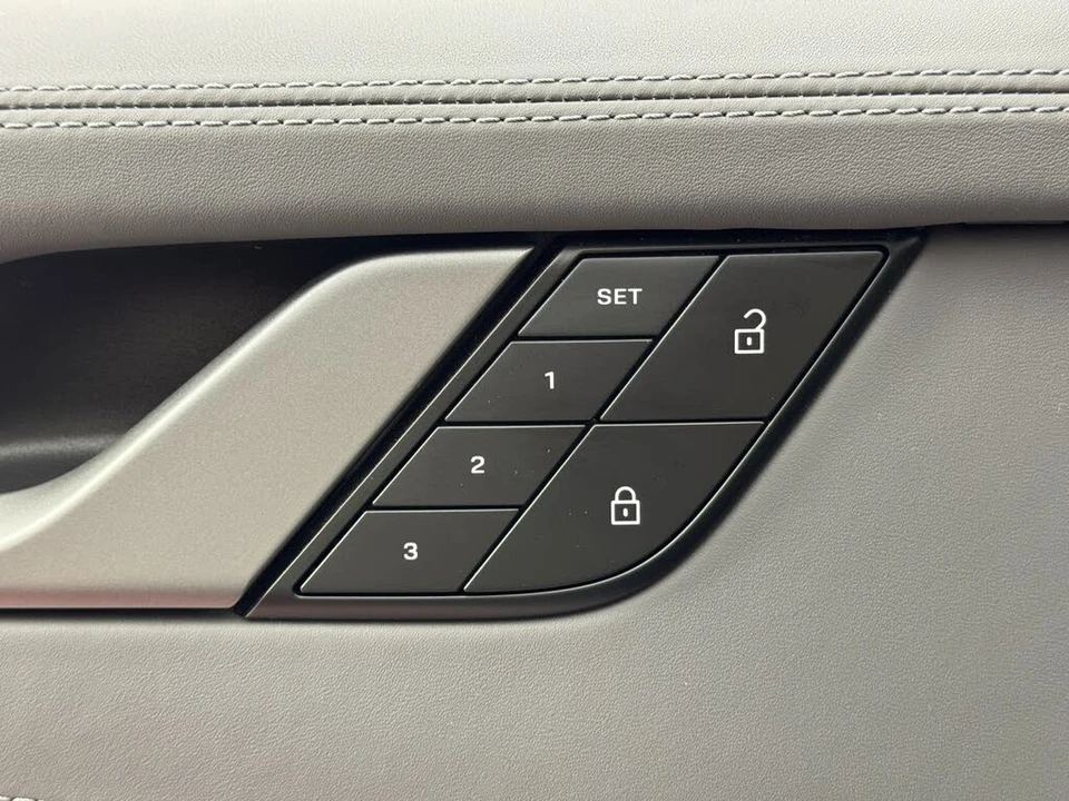 2024 Porsche 992 Carrera S - Image 17 of 31