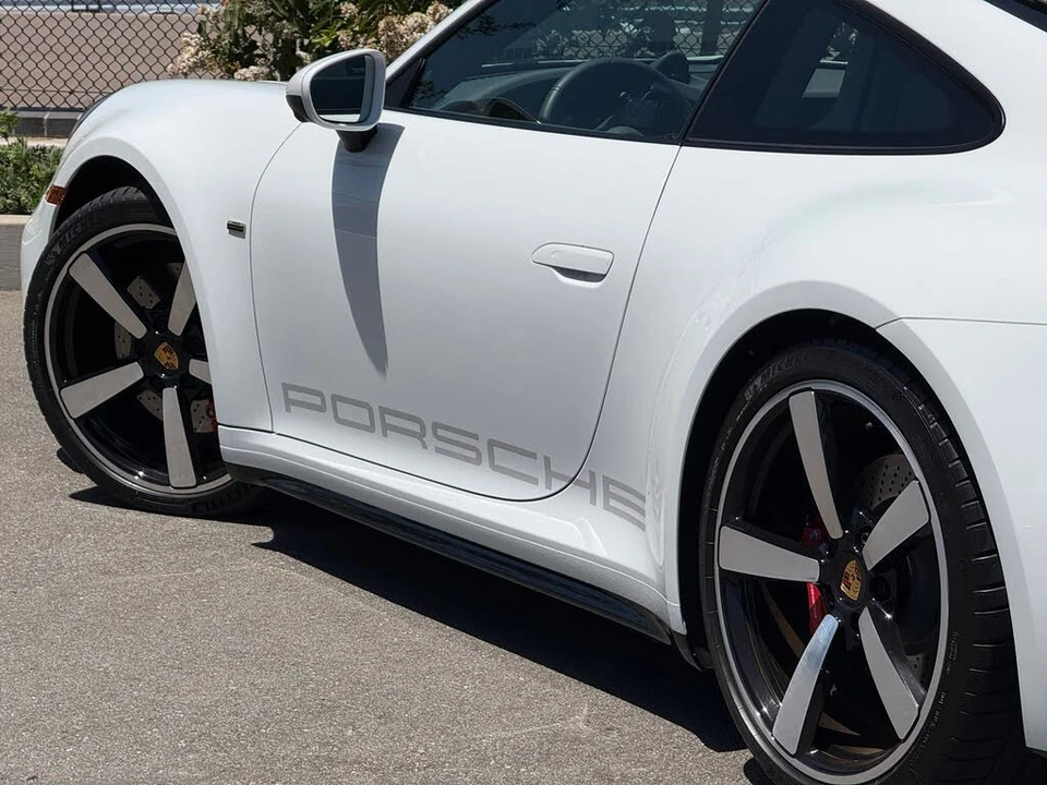 2024 Porsche 992 Carrera S - Image 17 of 31