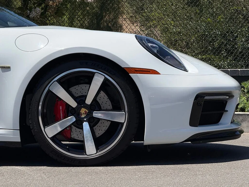 2024 Porsche 992 Carrera S - Image 14 of 31