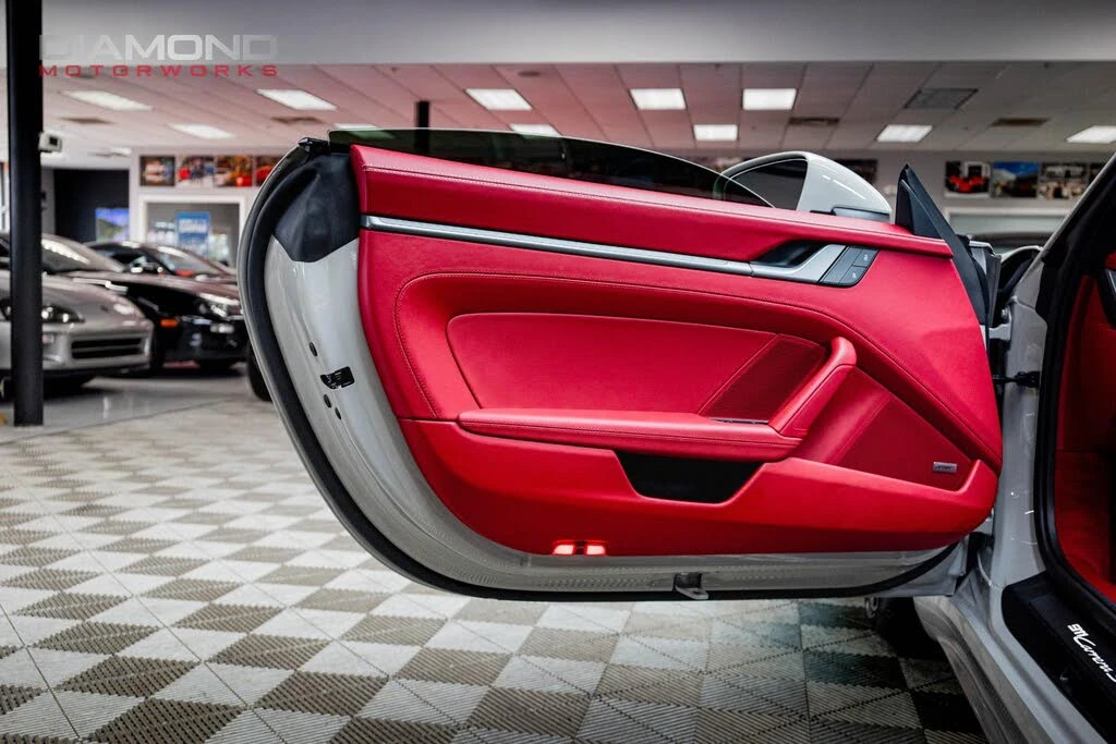 2024 Porsche 992 Carrera S - Image 14 of 31