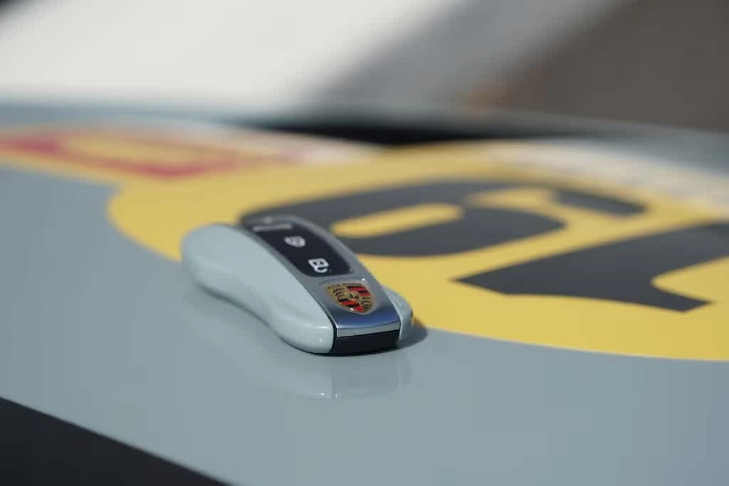 2024 Porsche 992 Dakar - Image 19 of 21