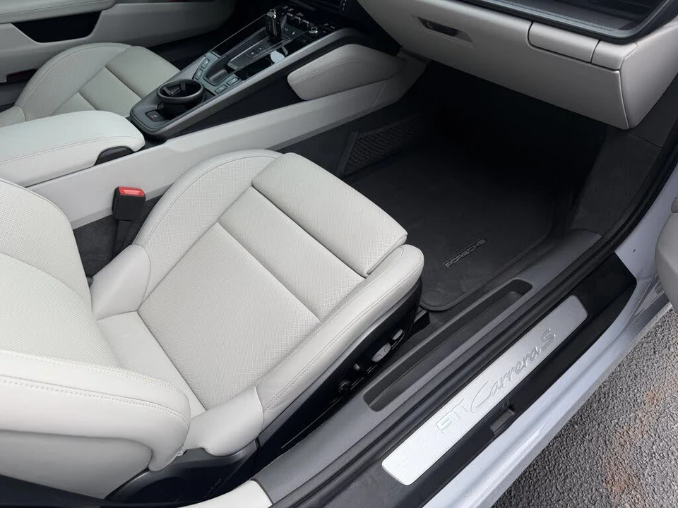 2024 Porsche 992 Carrera S - Image 17 of 31