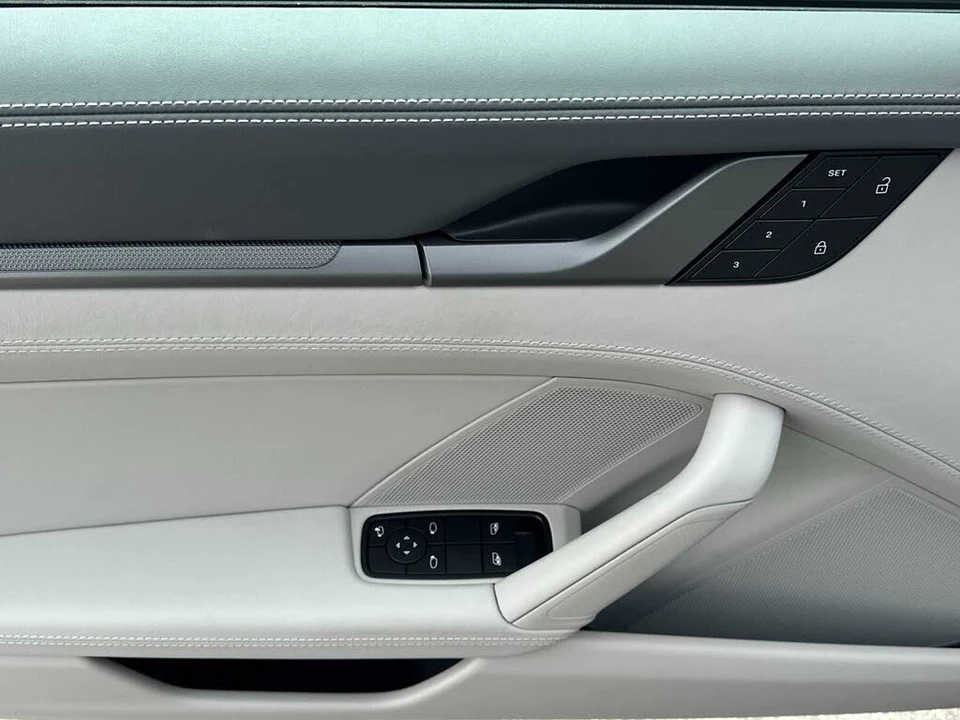 2024 Porsche 992 Carrera S - Image 11 of 27