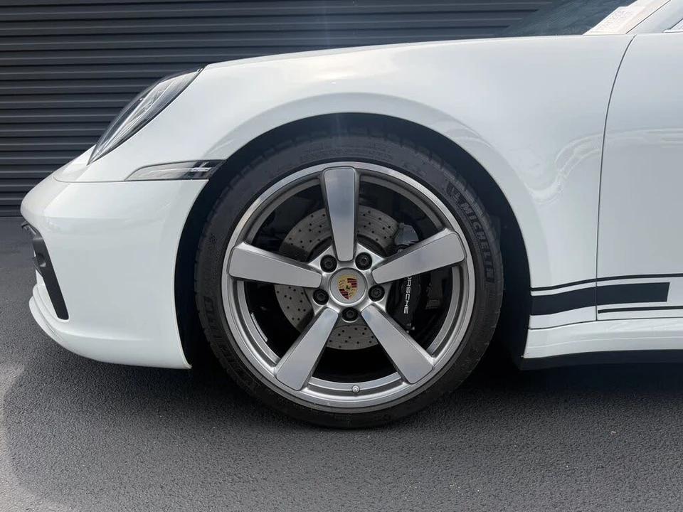 2024 Porsche 992 Carrera S - Image 11 of 31
