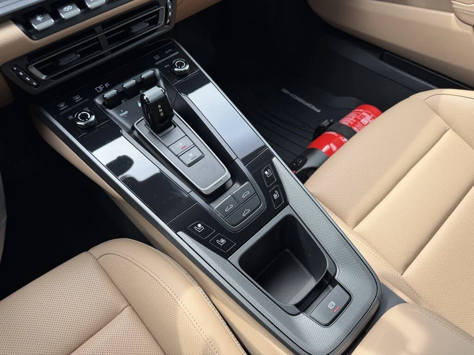 2024 Porsche 992 Carrera S - Image 28 of 31