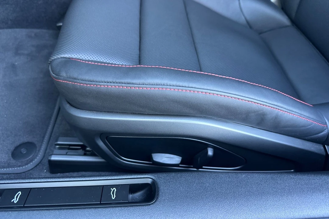 2024 Porsche - Image 14 of 31