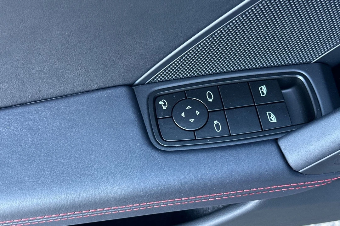 2024 Porsche - Image 13 of 31