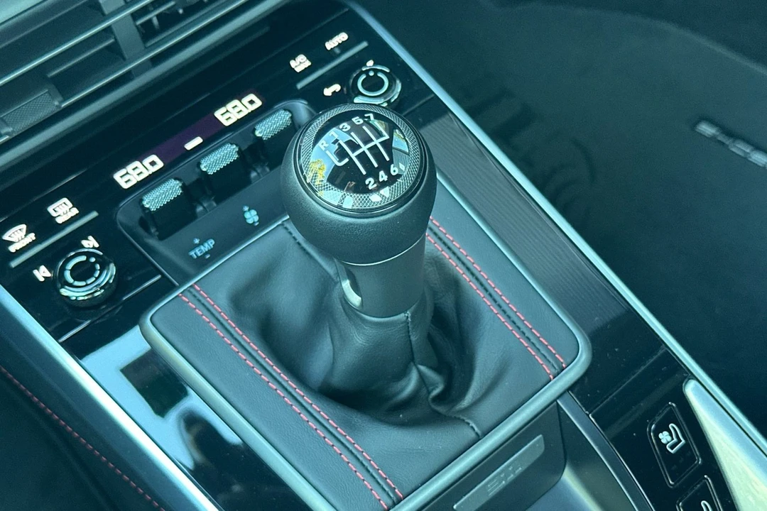 2024 Porsche - Image 27 of 31