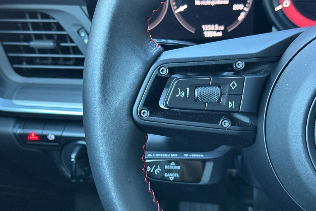 2024 Porsche - Image 29 of 31