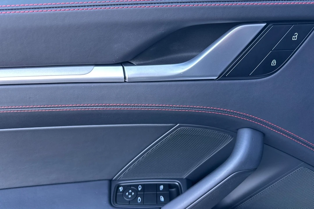 2024 Porsche - Image 12 of 31