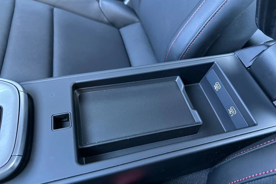 2024 Porsche - Image 26 of 31