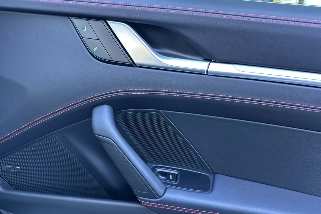 2024 Porsche - Image 19 of 31