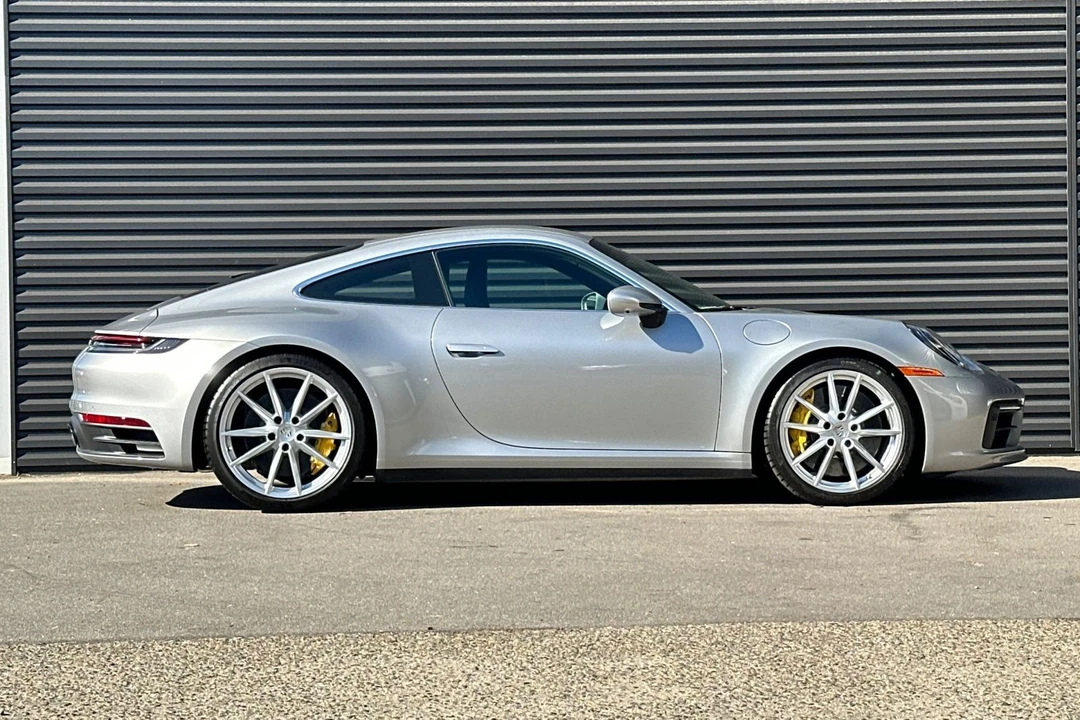 2024 Porsche - Image 9 of 31