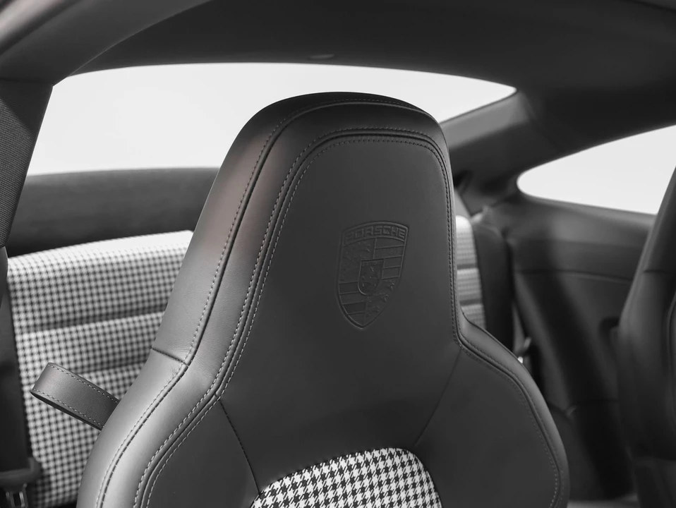 2024 Porsche 992 Carrera S - Image 28 of 31