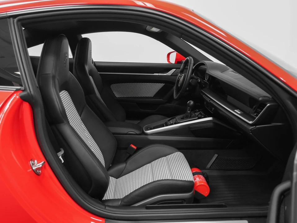 2024 Porsche 992 Carrera S - Image 29 of 31
