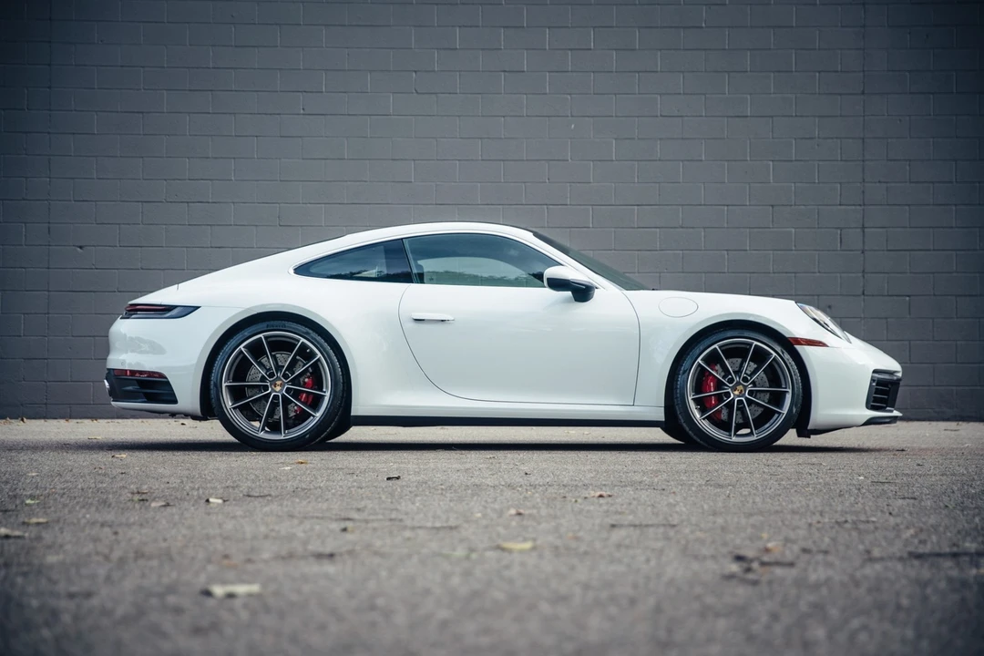 2024 Porsche - Image 17 of 31