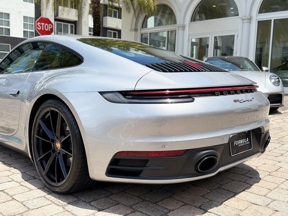 2024 Porsche 992 Carrera T - Image 17 of 31