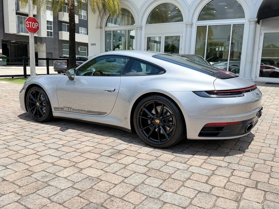 2024 Porsche 992 Carrera T - Image 18 of 31