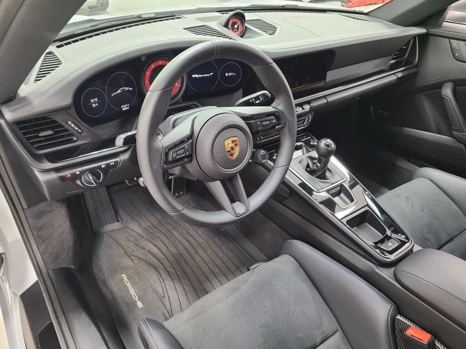 2024 Porsche 992 Carrera T - Image 17 of 31