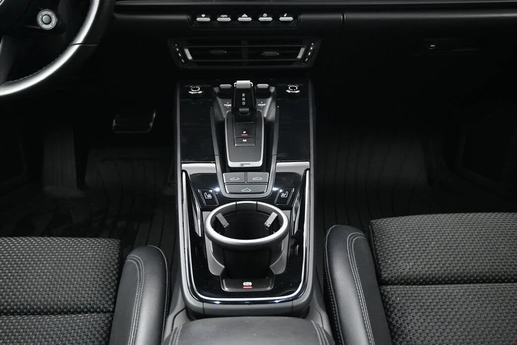 2024 Porsche 992 Carrera T - Image 8 of 31