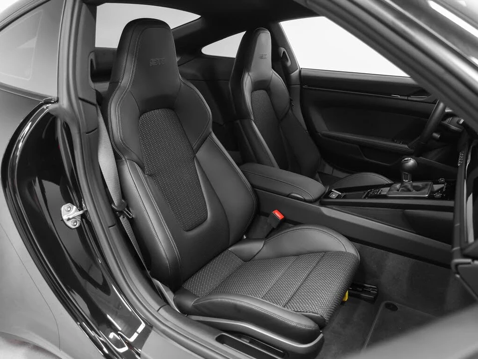 2024 Porsche 992 Carrera T - Image 26 of 31