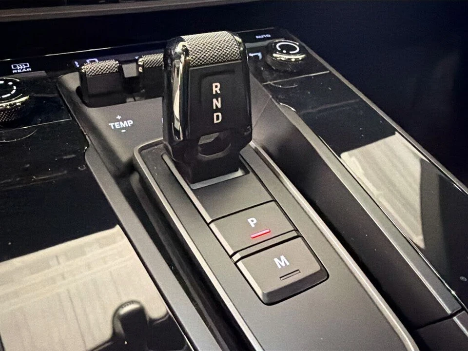 2024 Porsche 992 Carrera T - Image 18 of 31