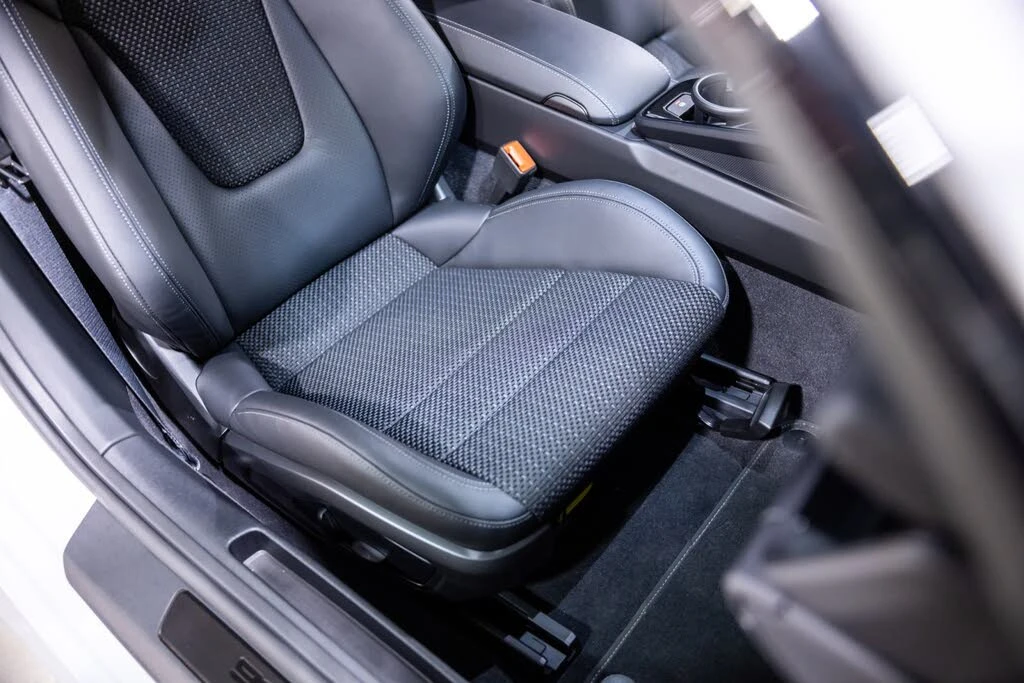 2024 Porsche 992 Carrera T - Image 30 of 31