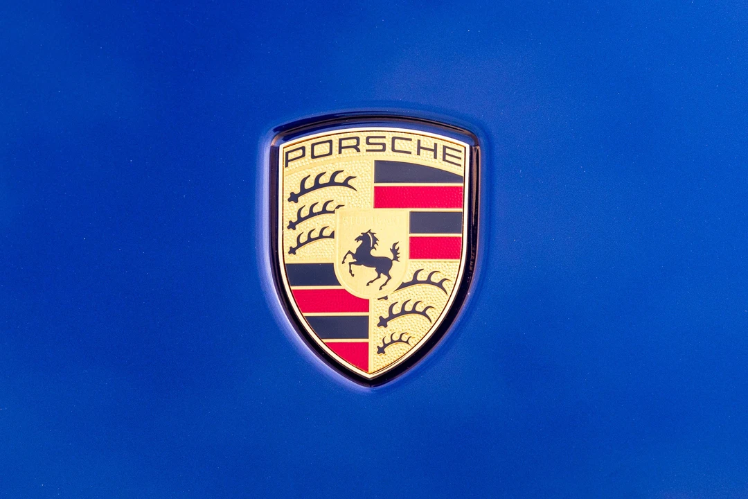 2024 Porsche 992 Carrera - Image 13 of 31