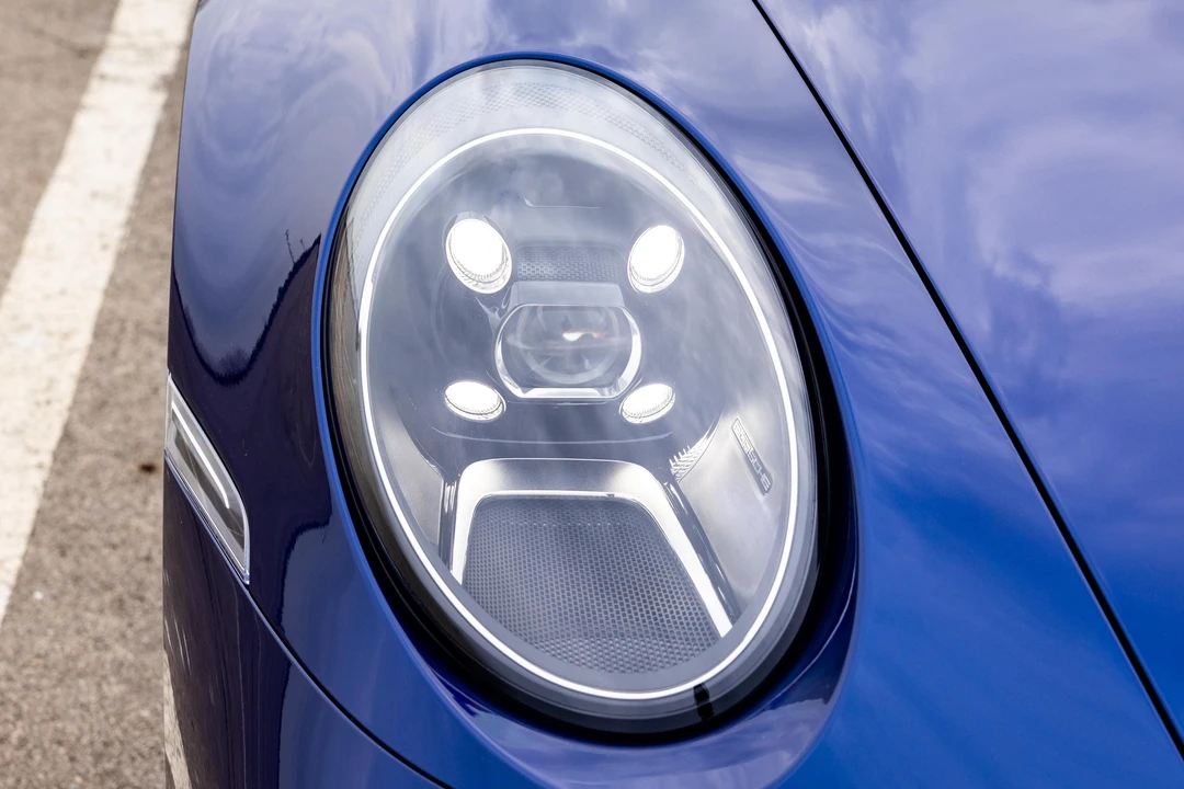 2024 Porsche 992 Carrera - Image 9 of 31