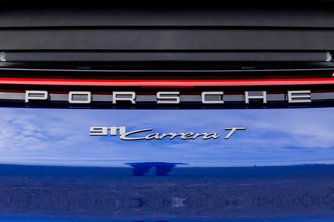 2024 Porsche 992 Carrera - Image 26 of 31