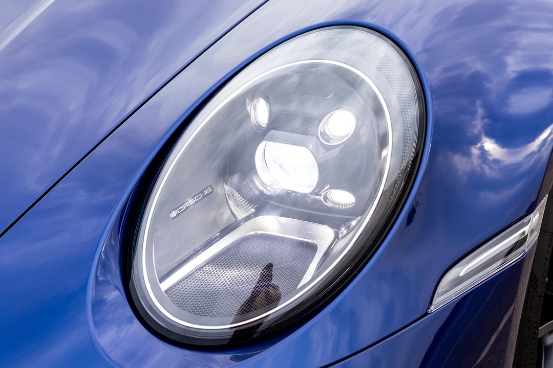 2024 Porsche 992 Carrera - Image 15 of 31