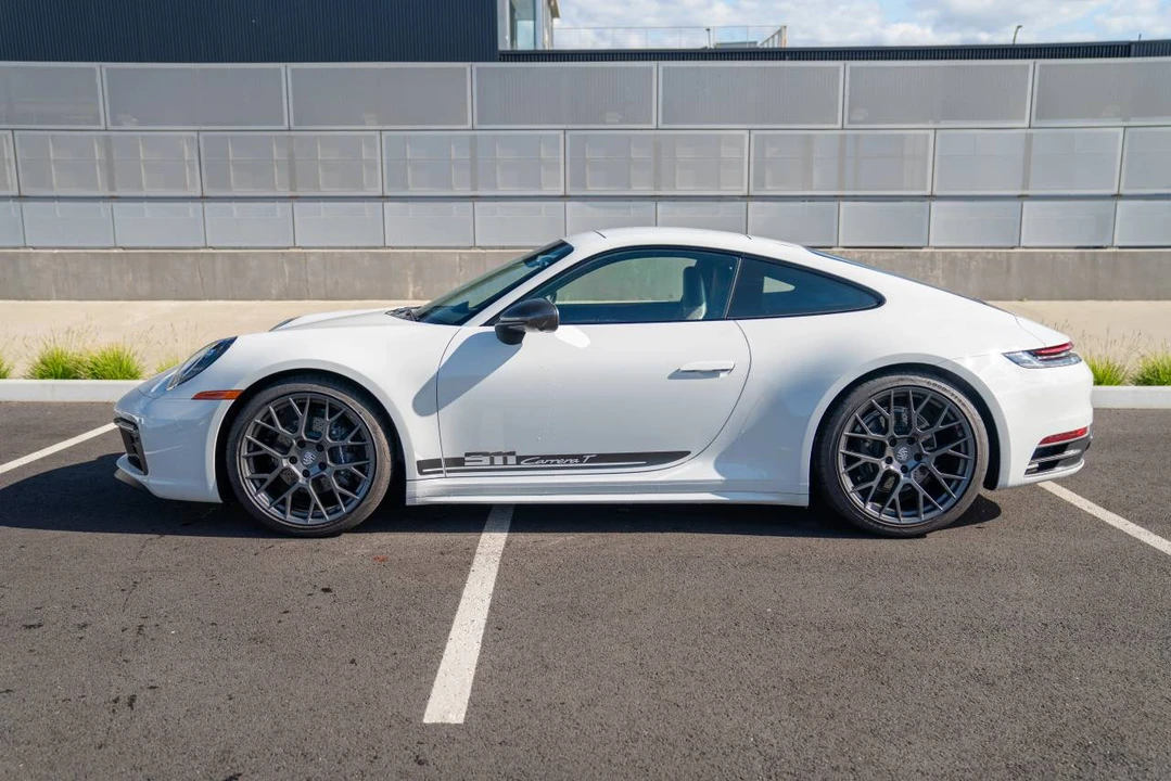 2024 Porsche 992 Carrera T - Image 2 of 5