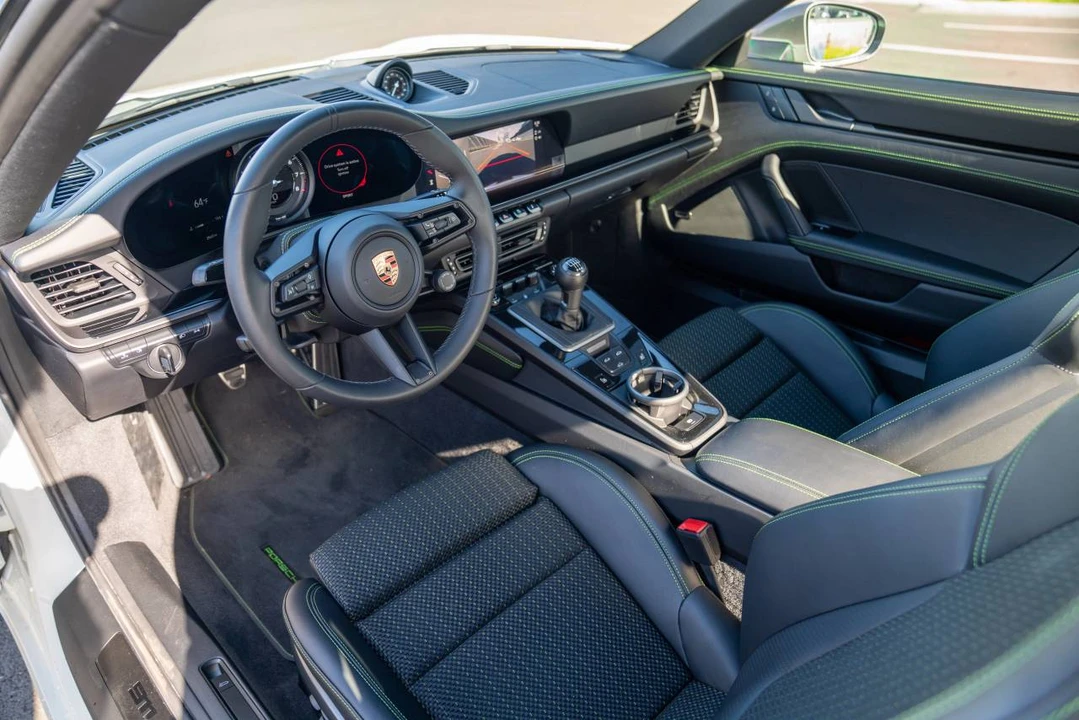2024 Porsche 992 Carrera T - Image 4 of 5