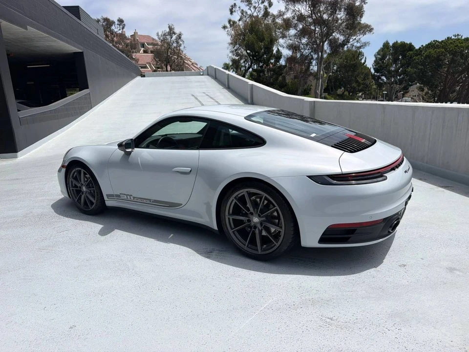 2024 Porsche 992 Carrera T - Image 3 of 5