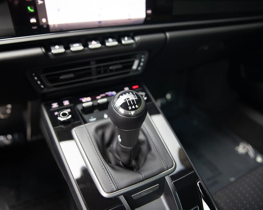 2024 Porsche 992 Carrera T - Image 11 of 26